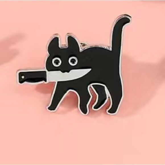 Black cat with knife enamel pin - Picture 1 of 5